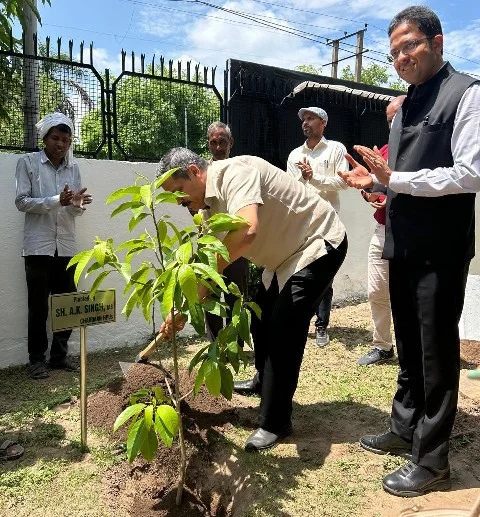 शक्ति भवन में पौधारोपण कार्यक्रम आयोजित