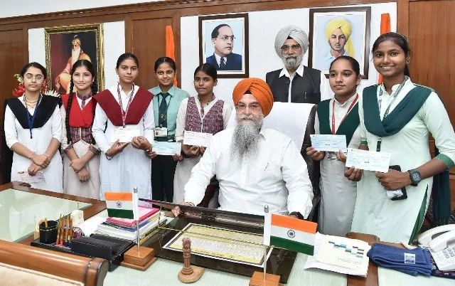 संधवां ने जापान दौरे से लौटे छात्रों को किया सम्मानित