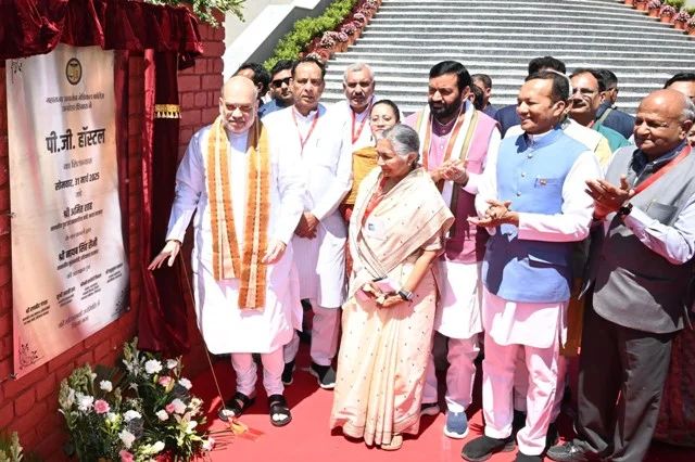 अमित शाह ने थपथपाई नायब सैनी की पीठ