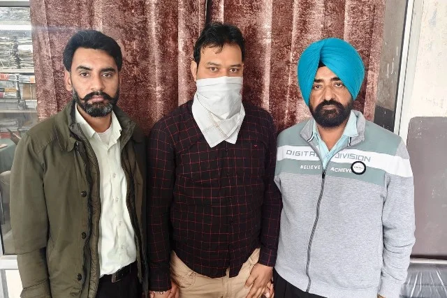 रिश्वत लेते पटवारी गिरफ्तार