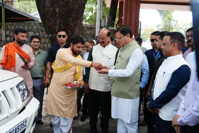 वन व वन्य जीव विभाग को मिला वाहनों का बेड़ा, सीएम ने दिखाई हरी झंडी