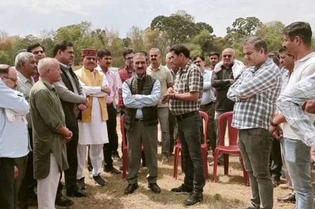 सीएम अपने चचेरे भाई की अंतिम यात्रा में शामिल हुए