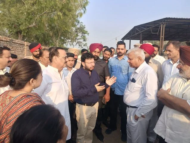 नगर निगम की सेवाओं की जांच के लिए मंत्री ने किया वार्ड-वार्ड दौरा