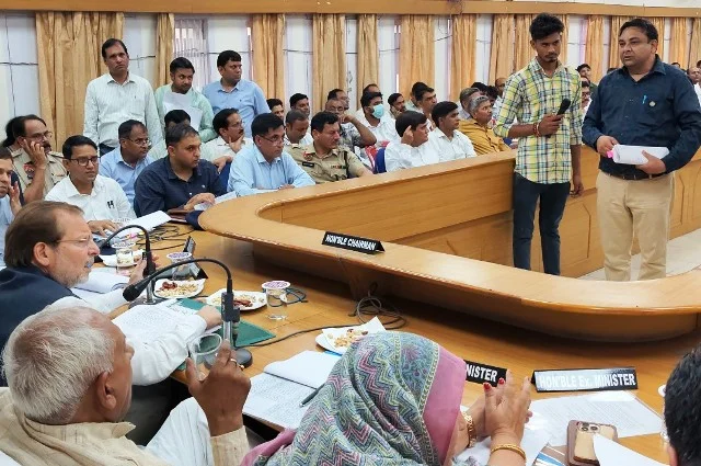 मंत्री ने जनसुनवाई कर 14 मामलों का किया निस्तारण