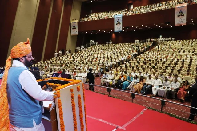 मुख्यमंत्री ने योग सहायकों के परिजनों को 3 लाख रुपए की सहायता की घोषणा की