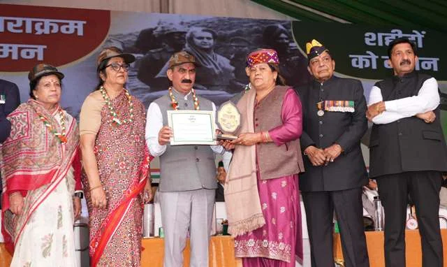मुख्यमंत्री सुक्खू ने ऑपरेशन सिंदूर के शहीद के परिवार को 30 लाख की सहायता प्रदान की