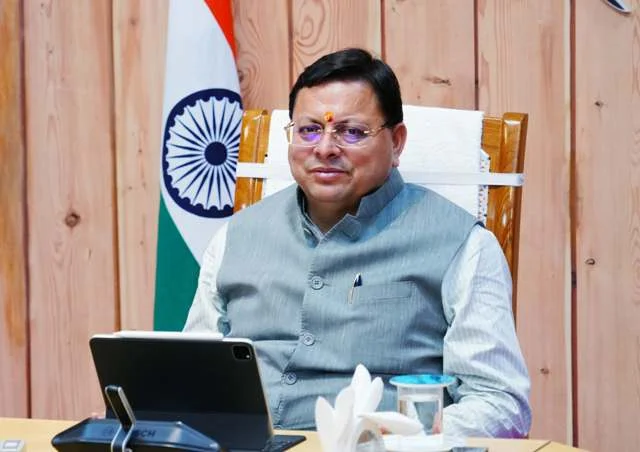 शिकायत निवारण पर मुख्यमंत्री की सख़्त निगरानी, आवेदकों से की बातचीत