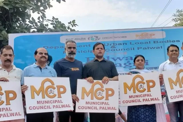 मंत्री गौरव गौतम ने स्वच्छता अभियान में लिया भाग