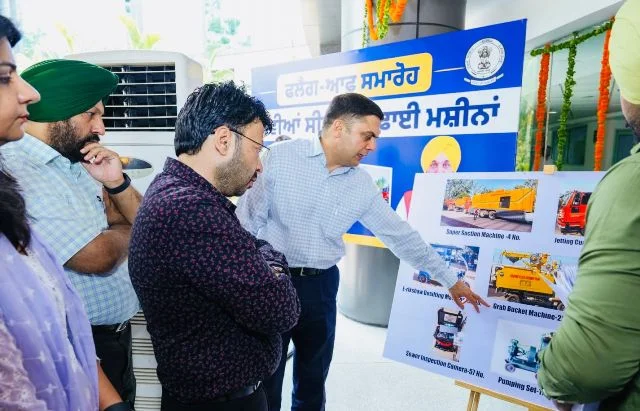 मंत्री डॉ. रवजोत सिंह ने 730 सफाई मशीनों को किया रवानामंत्री