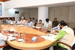 अंतर्राज्यीय सड़कों को सुदृढ़ करने पर जोर - CM