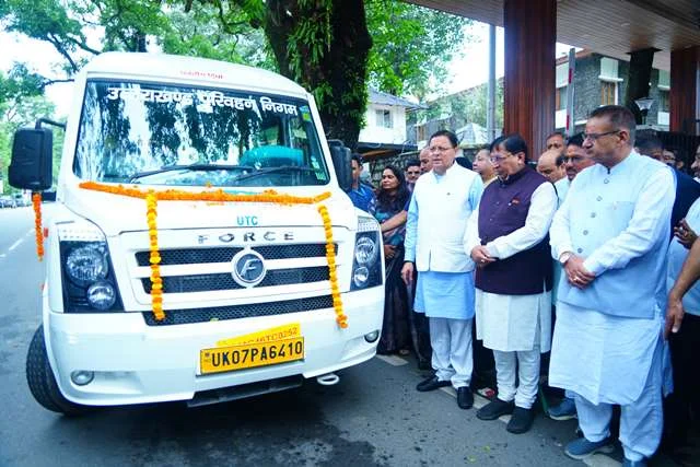 उत्तराखंड में लॉन्च हुए 20 नए एसी टेम्पो ट्रेवलर