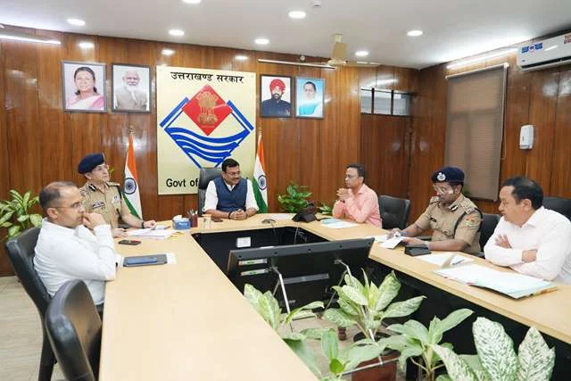 श्रद्धालु सुरक्षा को लेकर वरिष्ठ अधिकारियों की समीक्षा