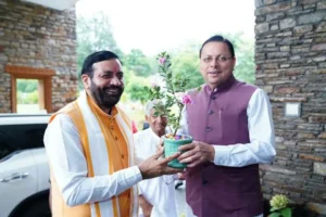 हरियाणा CM को उत्तराखंड के स्थानीय उत्पादों की सौगात