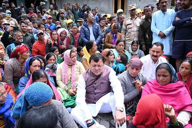 धराली आपदा बिजली और संचार नेटवर्क बहाल, सीएम धामी जमीनी स्तर पर जुटे