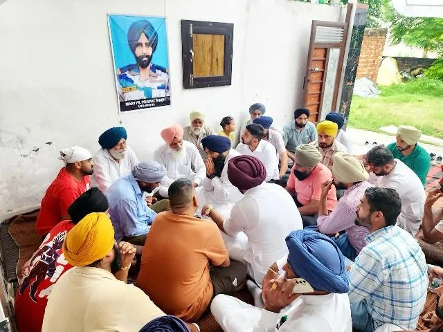 मंत्री बैंस ने शहीद सैनिक के परिवार को संवेदना व्यक्त की