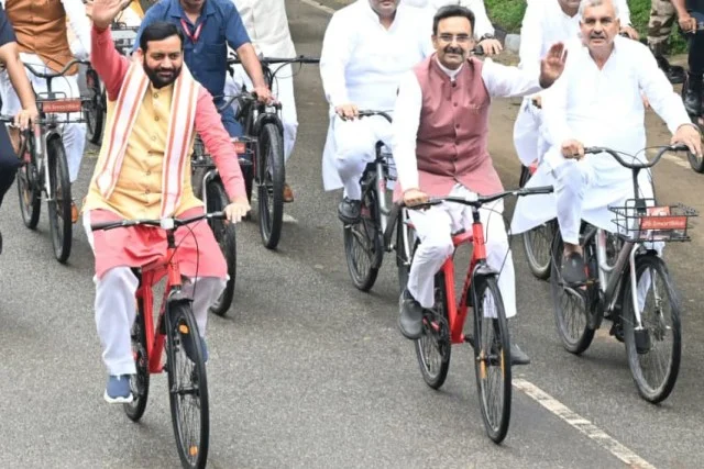 नशा मुक्ति अभियान को बढ़ावा देने साइकिल यात्रा में शामिल हुए मुख्यमंत्री