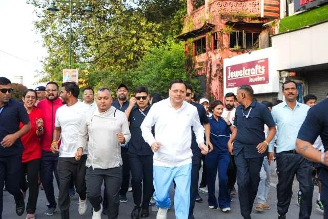 घंटाघर से शुरू हुई ‘नमो युवा रन’, धामी भी युवाओं संग दौड़े
