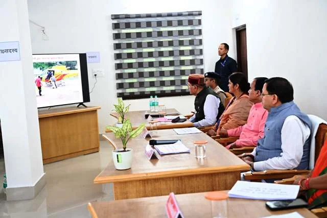 धामी ने आपदा प्रभावित क्षेत्रों में राहत और बचाव कार्यों की समीक्षा की