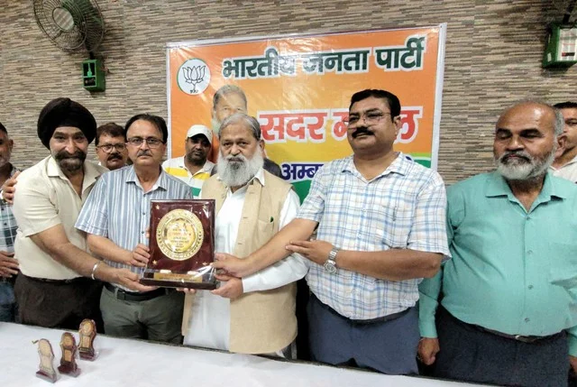 सेवा पखवाड़ा कार्यक्रमों में उमड़ा जनसैलाब: विज