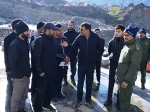 केदारनाथ धाम पहुंचे मुख्य सचिव, विकास कार्यों की प्रगति की समीक्षा