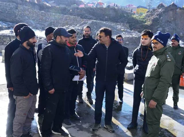 केदारनाथ धाम पहुंचे मुख्य सचिव, विकास कार्यों की प्रगति की समीक्षा