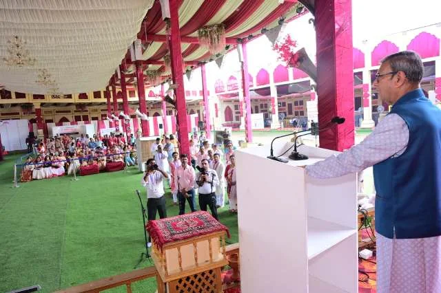 दुर्गा पूजा केवल मातृ पूजा तक सीमित नहीं - राज्यपाल