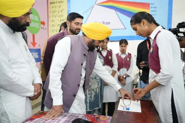 सीएम मान बोले—युवा अब नौकरी मांगने वाले नहीं, नौकरी देने वाले बनें