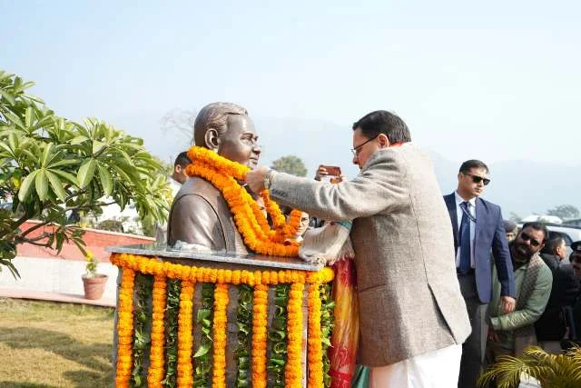 अटल जयंती पर मुख्यमंत्री धामी ने किया अटल प्रेक्षागृह का लोकार्पण