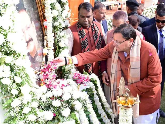 स्व. उमेश अग्रवाल की जयंती पर सीएम धामी ने दी श्रद्धांजलि