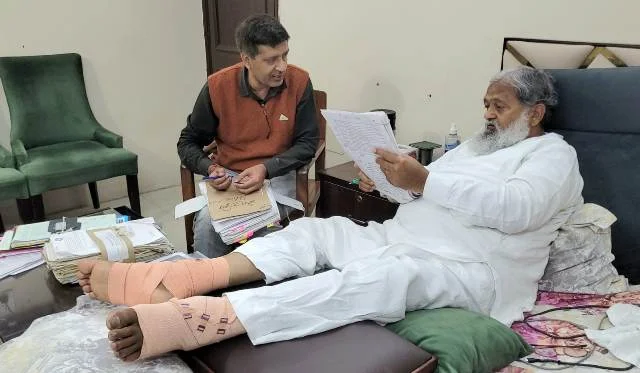 ऊर्जा, परिवहन व श्रम विभाग में लंबित फाइलों पर सख्ती, मंत्री विज के स्पष्ट निर्देश