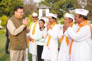 मुख्यमंत्री आवास पर खड़ी और बैठकी होली के लोकगीतों की गूंज