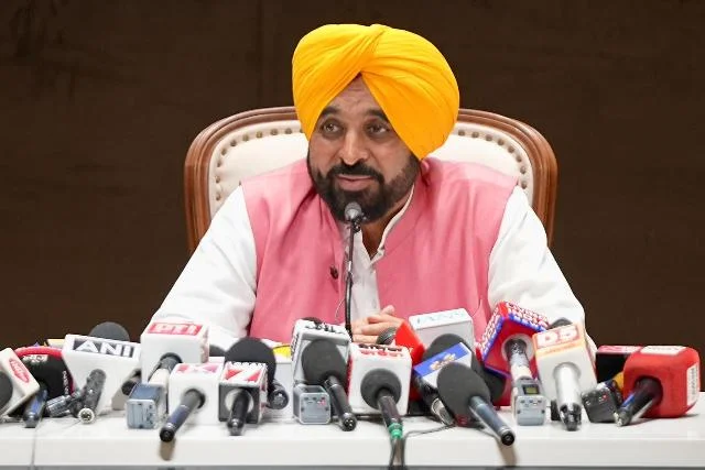 गेहूं कटाई से पहले सीएम की चेतावनी– ईंधन आपूर्ति बाधित हुई तो खाद्य सुरक्षा पर असर