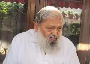 पत्रकारों से बातचीत में विज का बयान, दुश्मन को चेतावनी