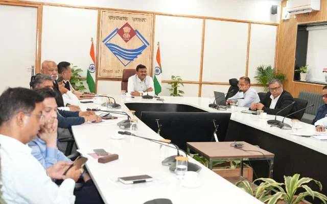 सचिवालय में बैठक, सभी जनपदों में LPG वितरण व्यवस्था का लिया गया जायजा