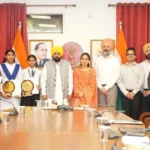 सीएम मान ने टॉप विद्यार्थियों को किया सम्मानित, स्कूल ऑफ एमिनेंस में सीधा प्रवेश