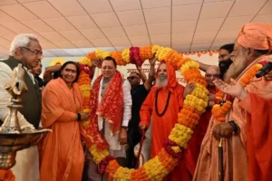 स्वामी परमानन्द गिरि की 71वीं संन्यास जयंती कार्यक्रम में सीएम धामी शामिल