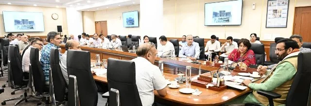उच्च स्तरीय ‘प्रगति’ बैठक में विकास कार्य समय पर पूरा करने के निर्देश