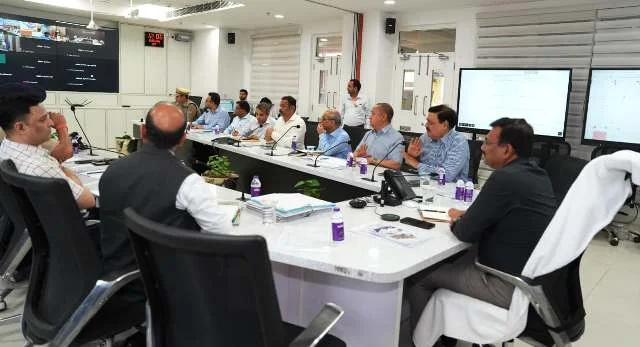 चारधाम यात्रा को लेकर जिलाधिकारियों को व्यवस्थाएं चाक-चौबंद रखने के निर्देश