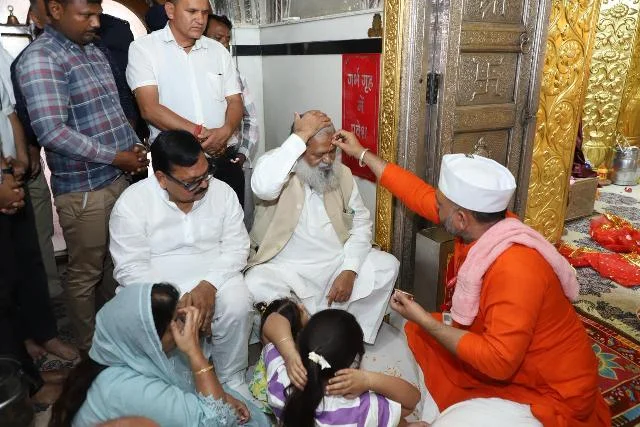पंचकूला के सिद्धपीठ मनसा देवी मंदिर में विज ने लिया देवी मां का आशीर्वाद