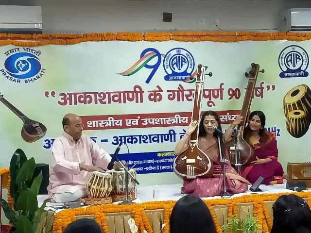 शास्त्रीय और उप-शास्त्रीय संगीत से गूंजा दून पुस्तकालय सभागार