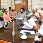 आउटसोर्स कर्मचारियों को ठेका आधार पर लाने की योजना पर तेज़ी से हो रहा कार्य