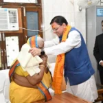 गायत्री परिवार की अधिष्ठात्री शैलदीदी से शिष्टाचार भेंट, अंगवस्त्र भेंट कर किया सम्मान