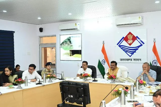 टिहरी गढ़वाल में आधारभूत सुविधाओं को मजबूत बनाने के निर्देश