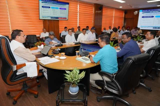 मुख्यमंत्री ने अधिकारियों को विकास कार्यों में गति और जवाबदेही सुनिश्चित करने के निर्देश दिए
