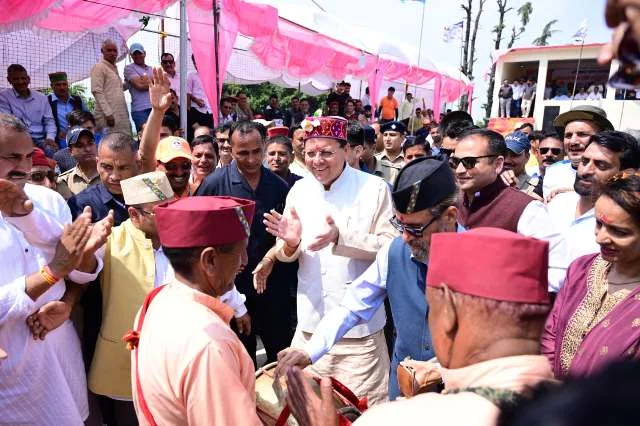 स्वतंत्रता सेनानी केदार सिंह को पुष्पांजलि अर्पित कर मुख्यमंत्री ने दी श्रद्धांजलि