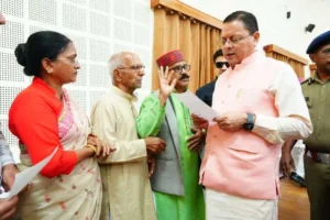 जनता को चक्कर न लगाने पड़ें, समस्याओं का संवेदनशीलता से करें निस्तारण मुख्यमंत्री