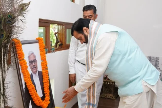 मुख्यमंत्री ने न्यायमूर्ति स्वर्गीय महाबीर सिंह सिंधु को दी भावभीनी श्रद्धांजलि