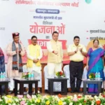 मुख्यमंत्री स्वास्थ्य योजना के तहत दो मेडिकल मोबाइल वैन को CM ने दिखाई हरी झंडी