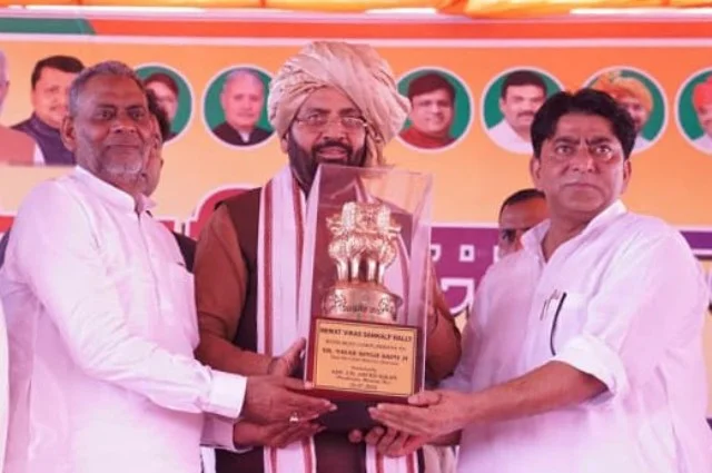 युवाओं के हित सर्वोपरि, मोदी सरकार का स्पष्ट संकल्प - CM