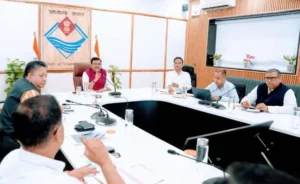 यूपीएनएल कर्मियों के अनुबंधों पर गंभीरता से कार्य करने के CS के निर्देश